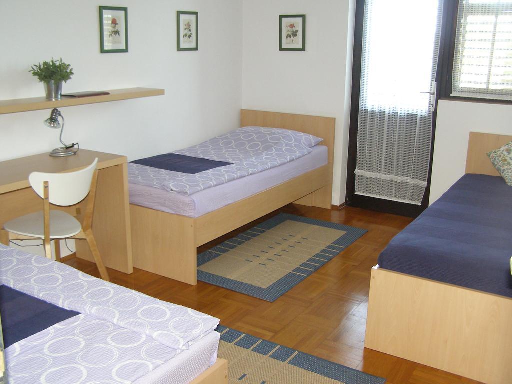 Apartments Dunoti Krk Town Room photo